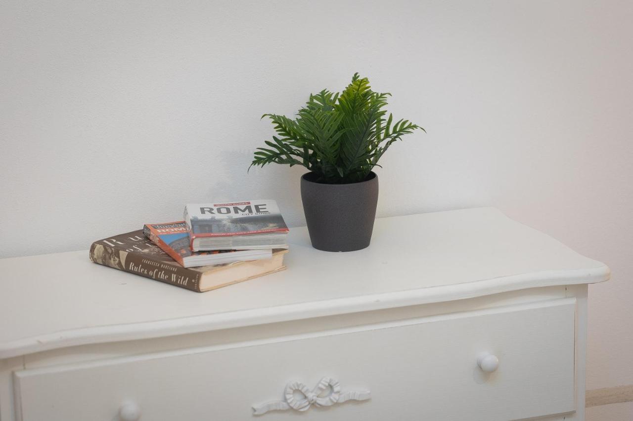 Apartment Angelico By In Rom
